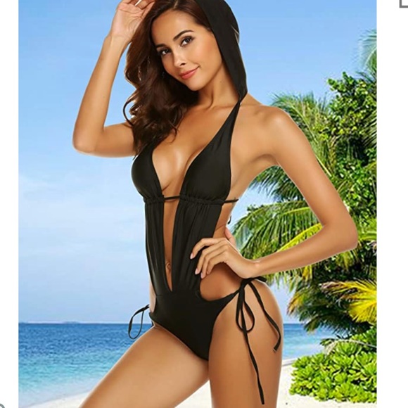 Black hooded swimsuit - Picture 3 of 5